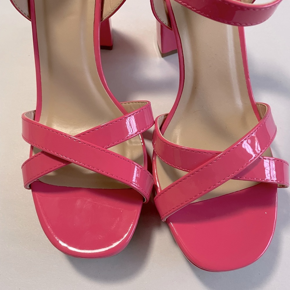 HOT PINK SHOES BLOCK HEELS ANKLE STRAP SIZE 8  PATENT LEATHER TYPE VERY PRETTY - Picture 10 of 11